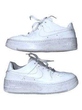 Nike Women’s Air Force 1 Sage Sneakers